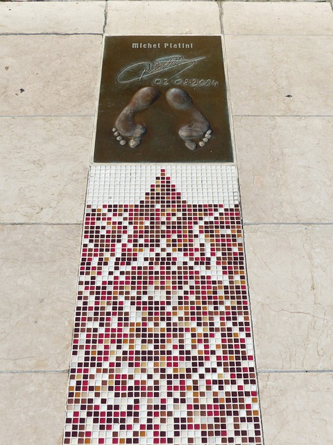 由于阵容磨 由于阵容磨